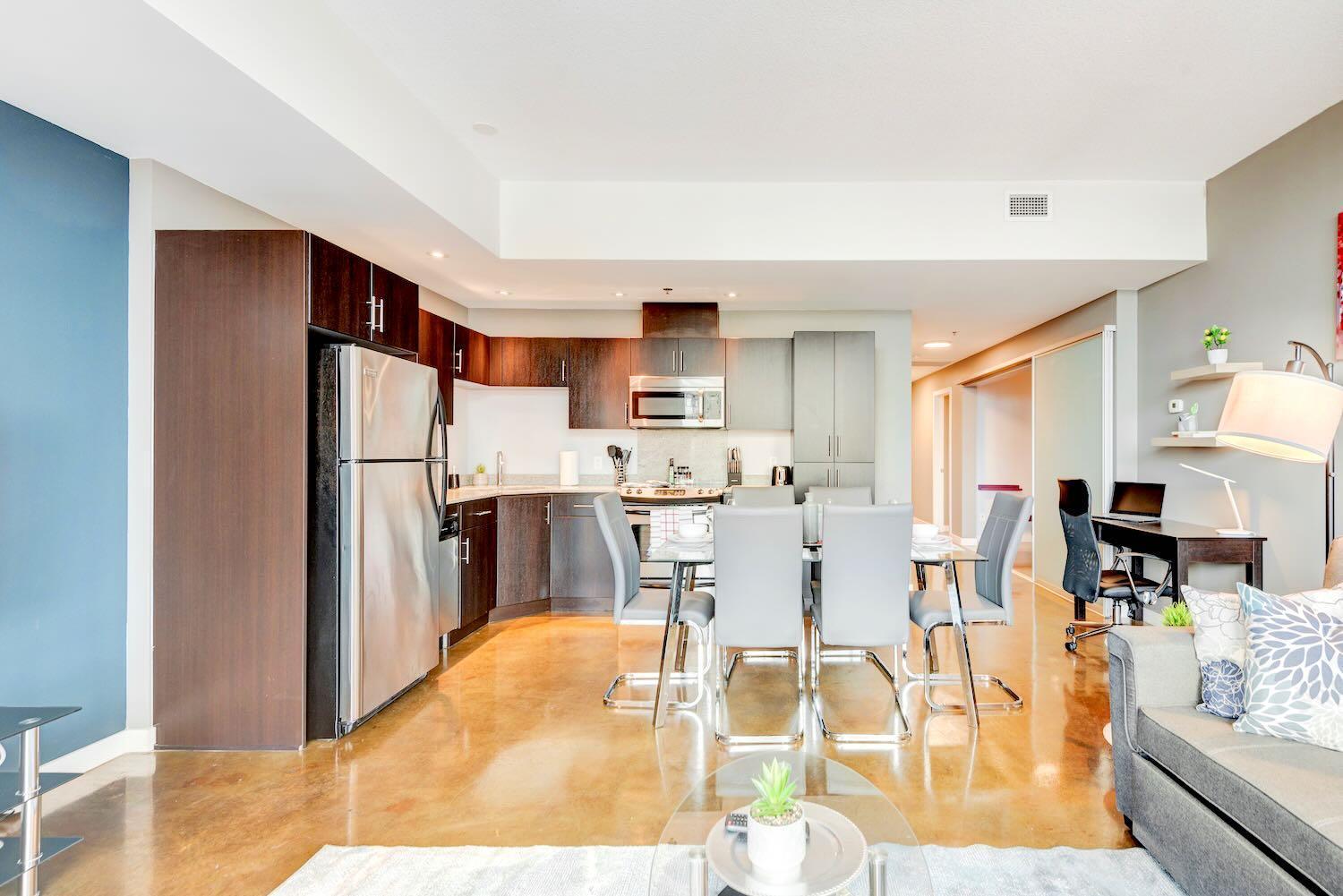 Modern 2Br Condo - King Bed - Downtown City Views カルガリー エクステリア 写真